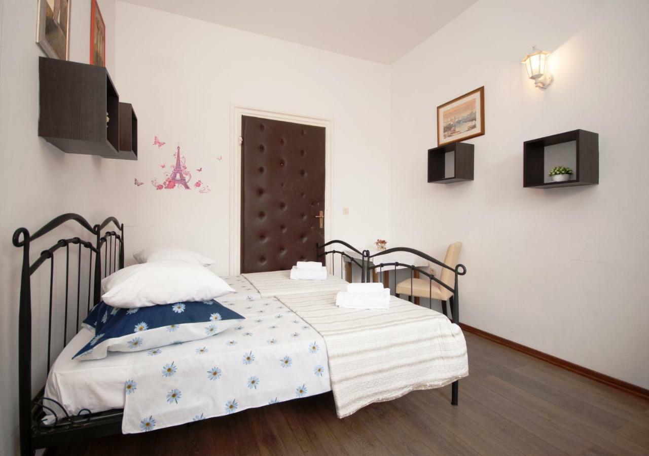 Apartment Angie Split